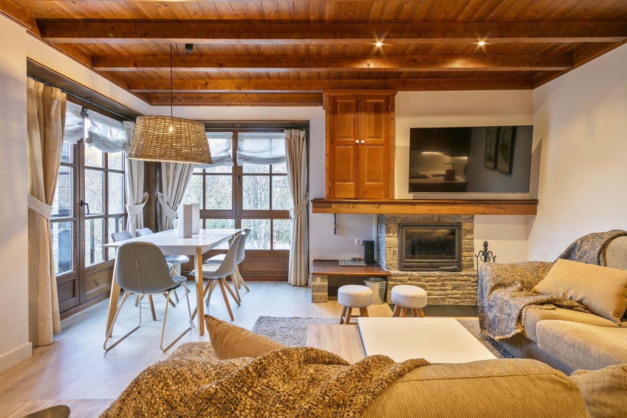 Luderna - Apartamento Val De Ruda A5 Orla บาเกย์รา-เบเรต ภายนอก รูปภาพ