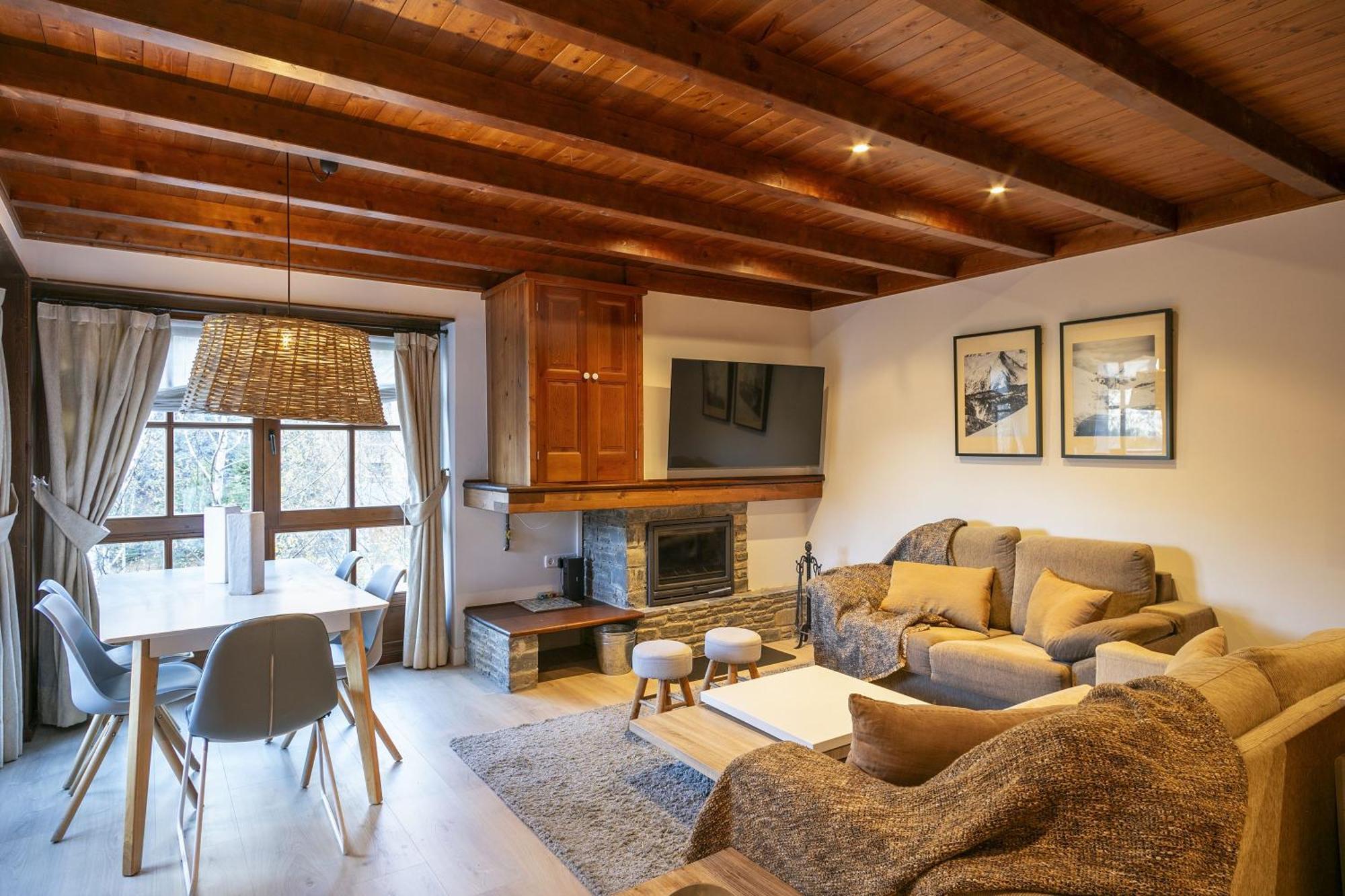 Luderna - Apartamento Val De Ruda A5 Orla บาเกย์รา-เบเรต ภายนอก รูปภาพ